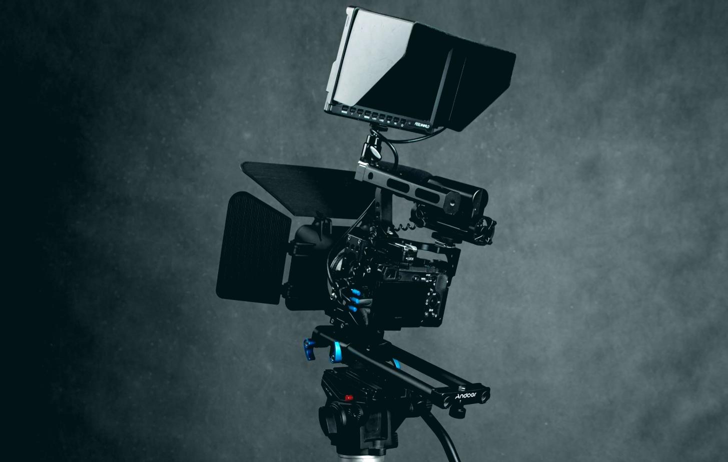 Studio d'édition audio professionnel avec interface de montage sonore