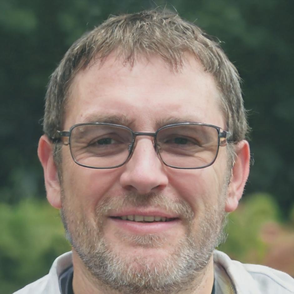 Portrait de Léonard Devaux, ingénieur du son